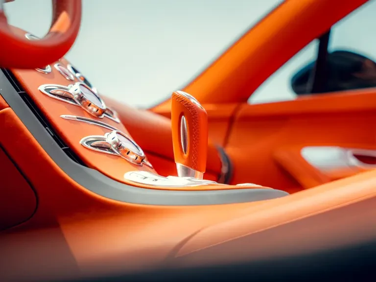 2010 Bugatti Veyron Grand Sport - Image 13 of 31