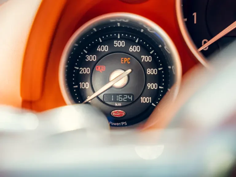 2010 Bugatti Veyron Grand Sport - Image 12 of 31