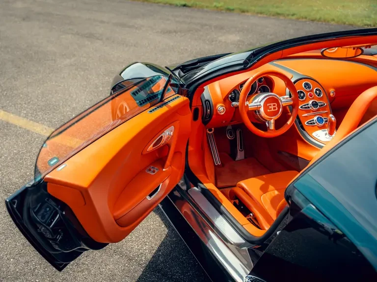 2010 Bugatti Veyron Grand Sport - Image 19 of 31