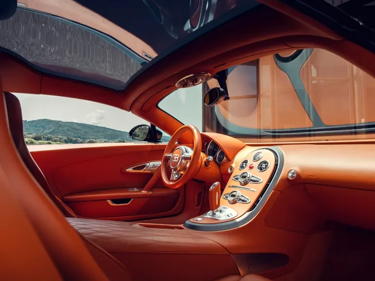 2010 Bugatti Veyron Grand Sport - Image 14 of 31