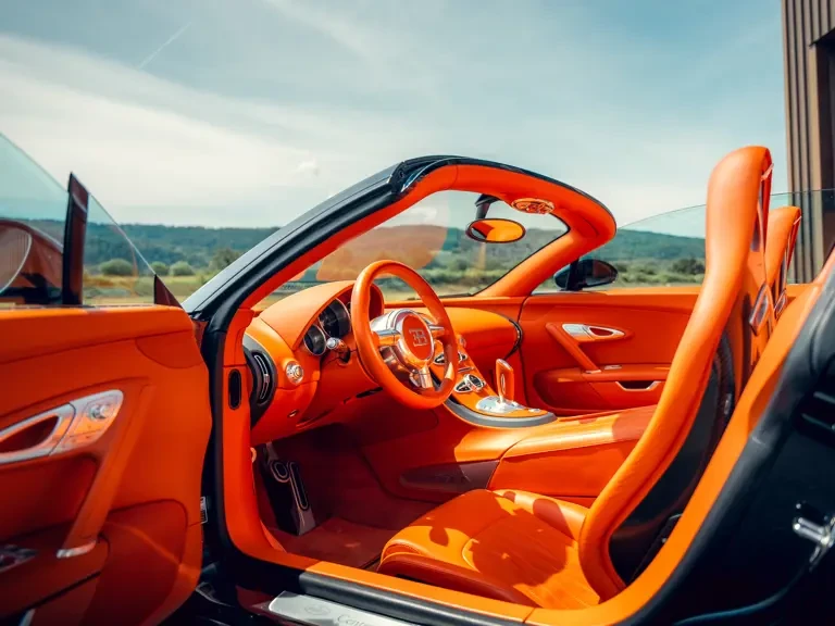 2010 Bugatti Veyron Grand Sport - Image 17 of 31