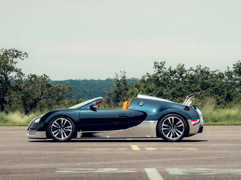 2010 Bugatti Veyron Grand Sport - Image 7 of 31