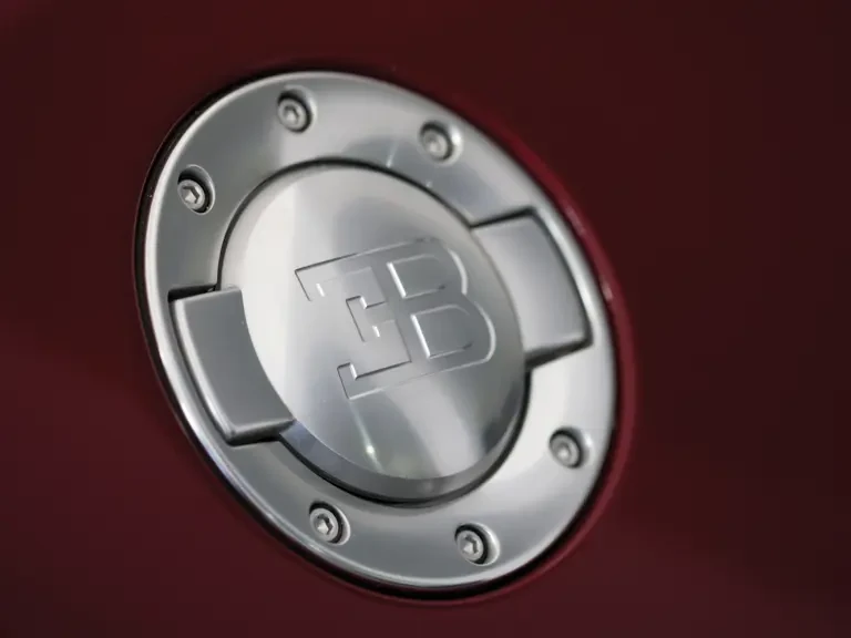 2010 Bugatti Veyron Grand Sport - Image 6 of 22