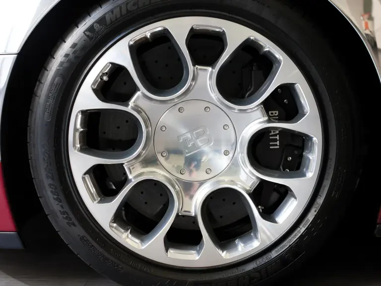 2010 Bugatti Veyron Grand Sport - Image 17 of 22