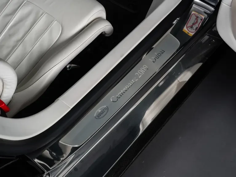 2010 Bugatti Veyron - Image 25 of 31