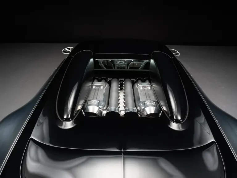 2010 Bugatti Veyron - Image 29 of 31