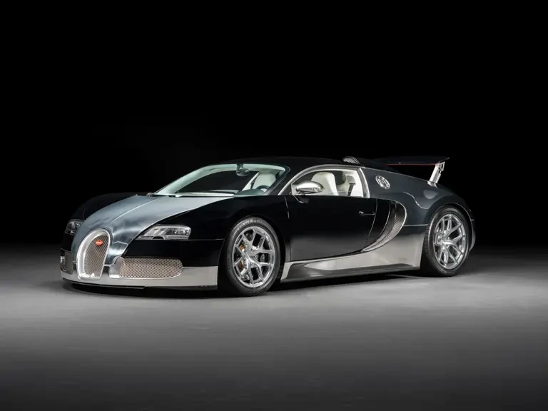 2010 Bugatti Veyron - Image 2 of 31