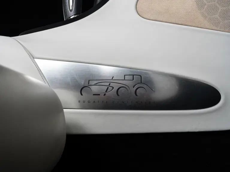 2010 Bugatti Veyron - Image 23 of 31