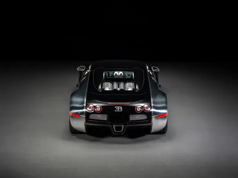 2010 Bugatti Veyron - Image 10 of 31
