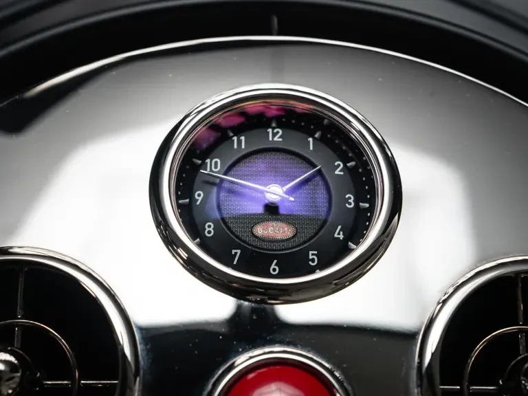 2010 Bugatti Veyron - Image 14 of 31