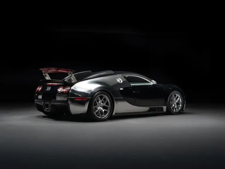 2010 Bugatti Veyron - Image 3 of 31