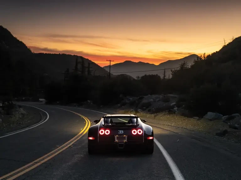 2010 Bugatti Veyron - Image 23 of 31