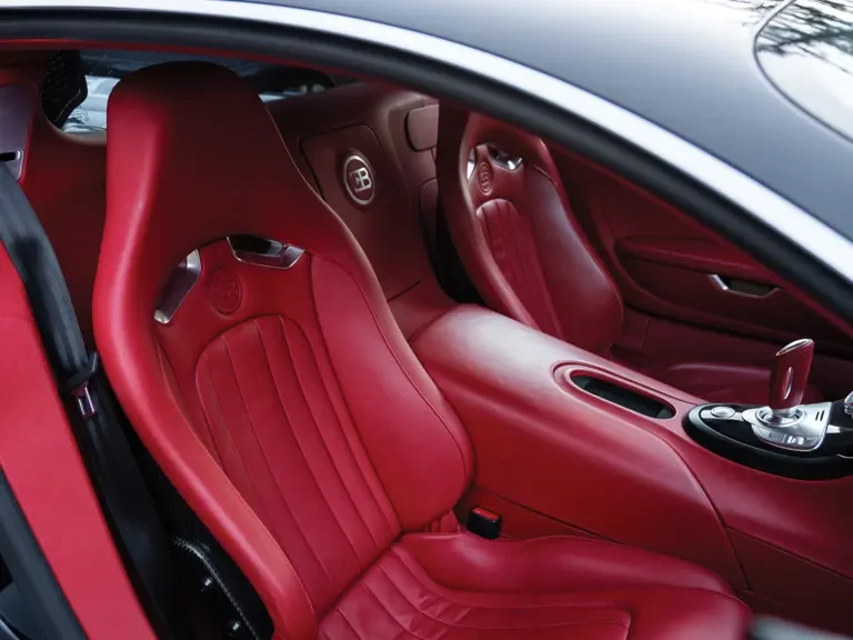 2010 Bugatti Veyron - Image 19 of 31