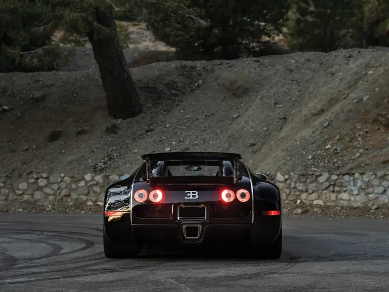 2010 Bugatti Veyron - Image 9 of 31