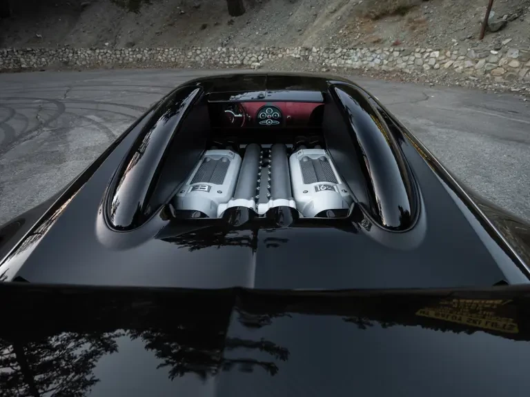 2010 Bugatti Veyron - Image 4 of 31
