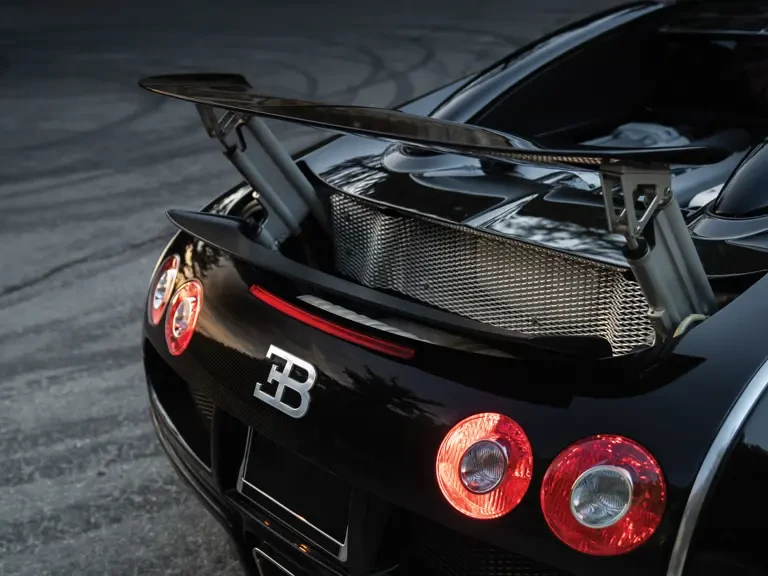 2010 Bugatti Veyron - Image 26 of 31