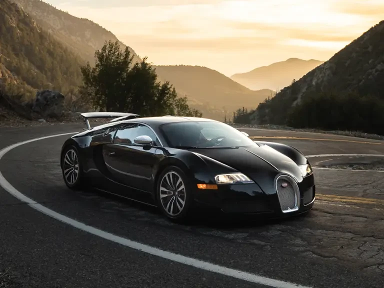 2010 Bugatti Veyron - Image 2 of 31