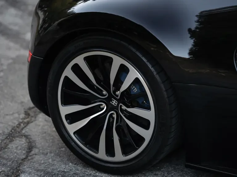 2010 Bugatti Veyron - Image 30 of 31