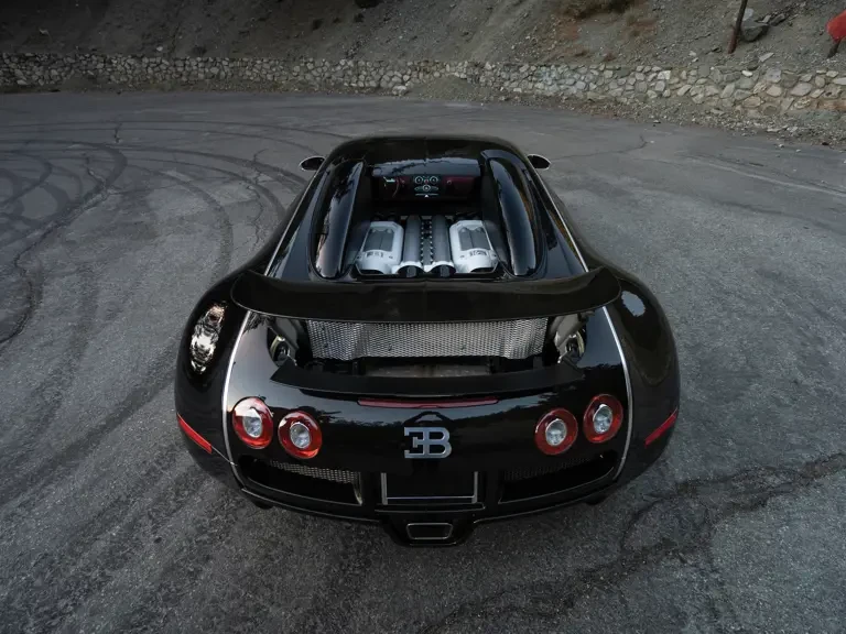 2010 Bugatti Veyron - Image 10 of 31