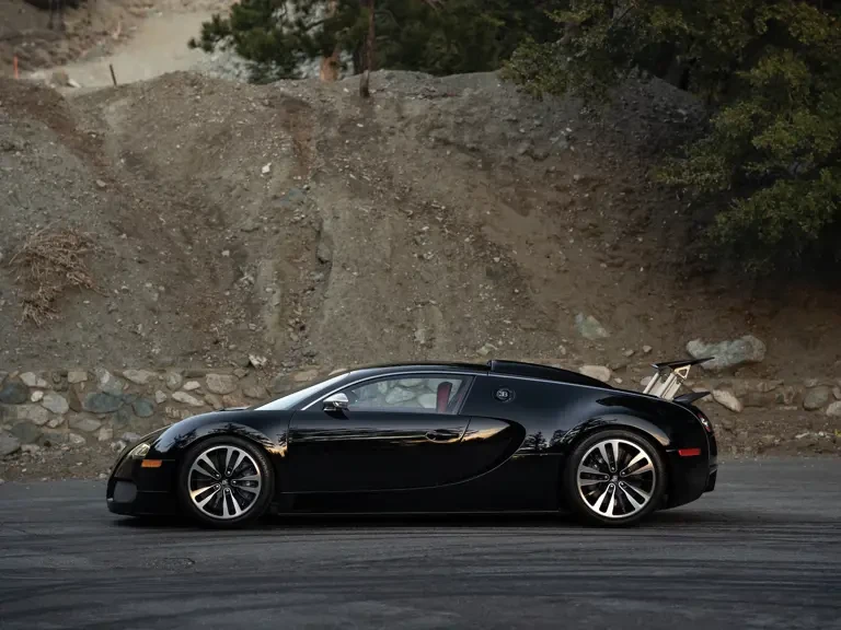 2010 Bugatti Veyron - Image 6 of 31