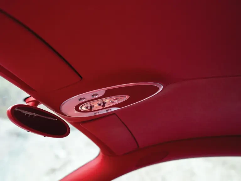 2010 Bugatti Veyron - Image 22 of 31