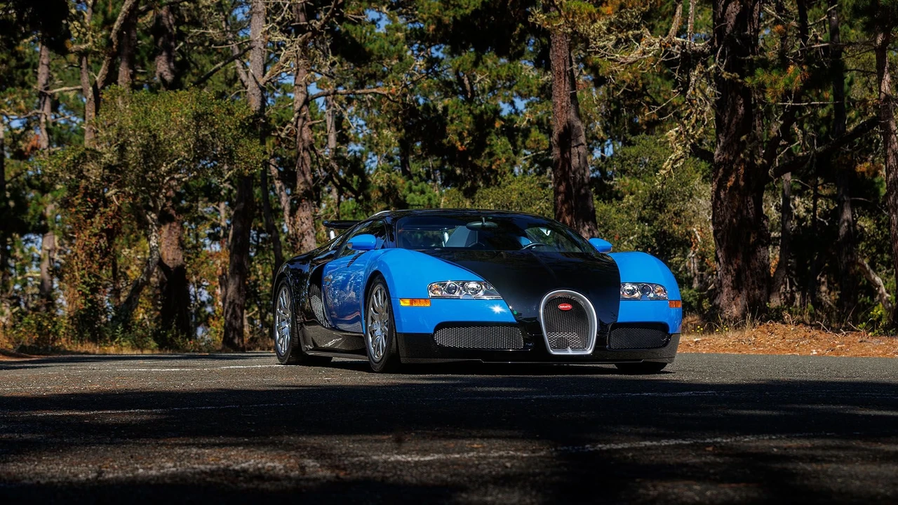 2010 Bugatti Veyron - Image 17 of 31