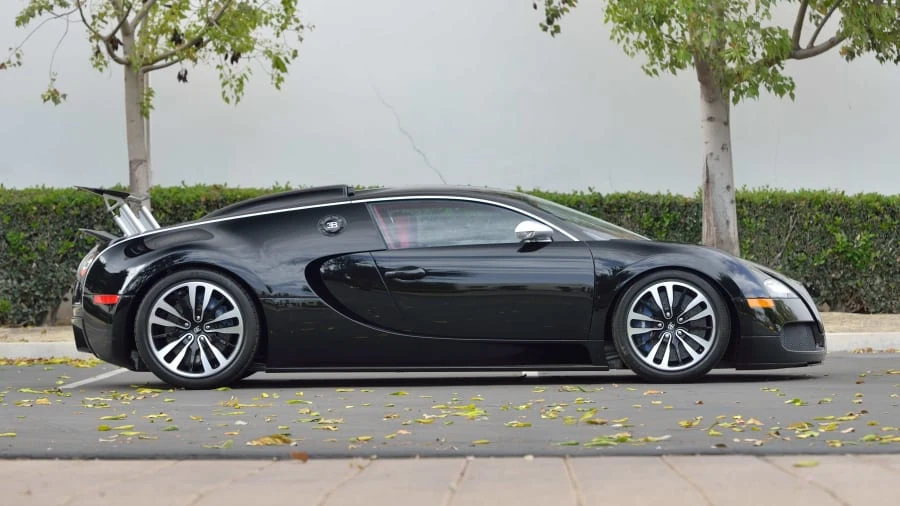 2010 Bugatti Veyron - Image 2 of 20