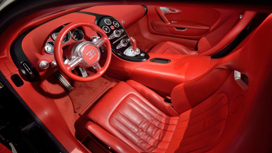 2010 Bugatti Veyron - Image 4 of 20