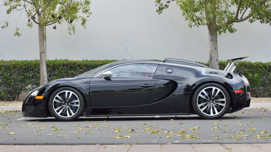 2010 Bugatti Veyron - Image 8 of 20