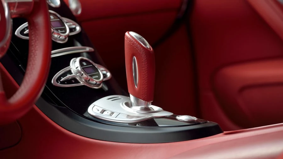 2010 Bugatti Veyron - Image 9 of 20