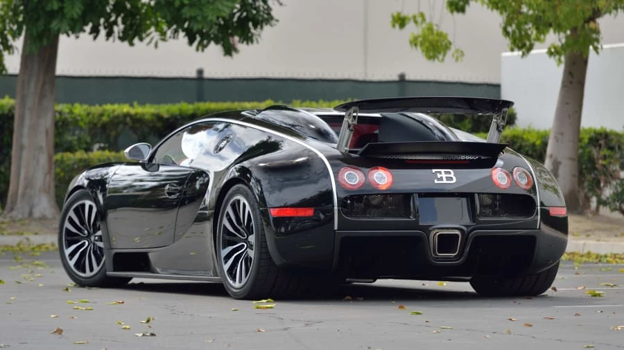 2010 Bugatti Veyron - Image 13 of 20