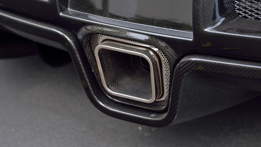 2010 Bugatti Veyron - Image 16 of 20