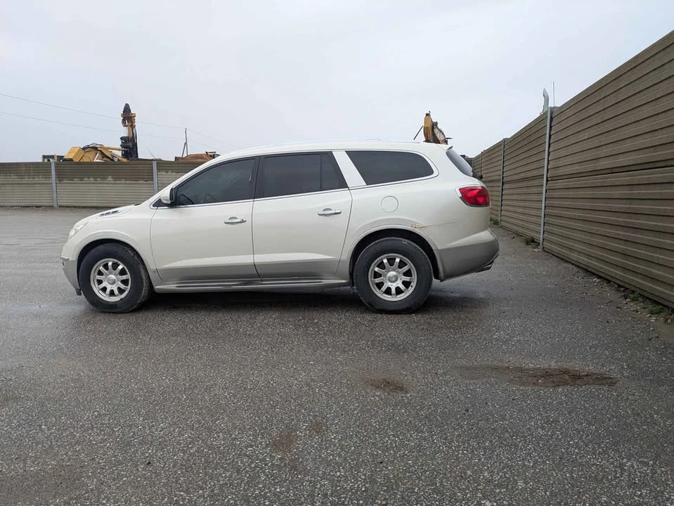 2010 Buick Enclave - Image 2 of 11
