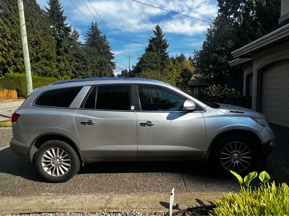 2010 Buick Enclave - Image 2 of 5