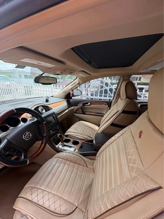 2010 Buick Enclave - Image 2 of 3