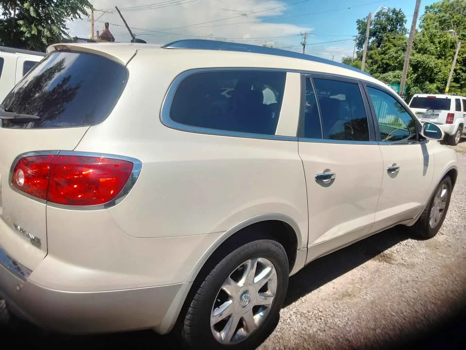 2010 Buick Enclave - Image 4 of 8