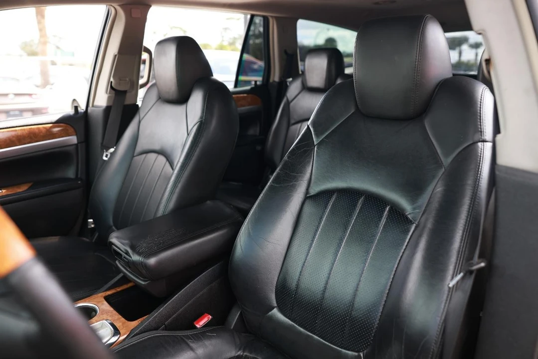 2010 Buick Enclave - Image 6 of 21