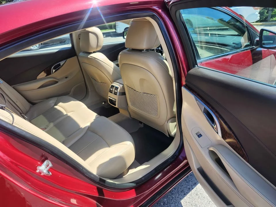 2010 Buick LaCrosse - Image 9 of 17