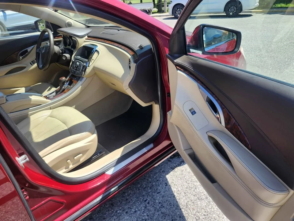 2010 Buick LaCrosse - Image 14 of 17