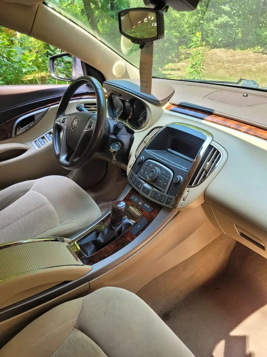 2010 Buick LaCrosse - Image 3 of 5