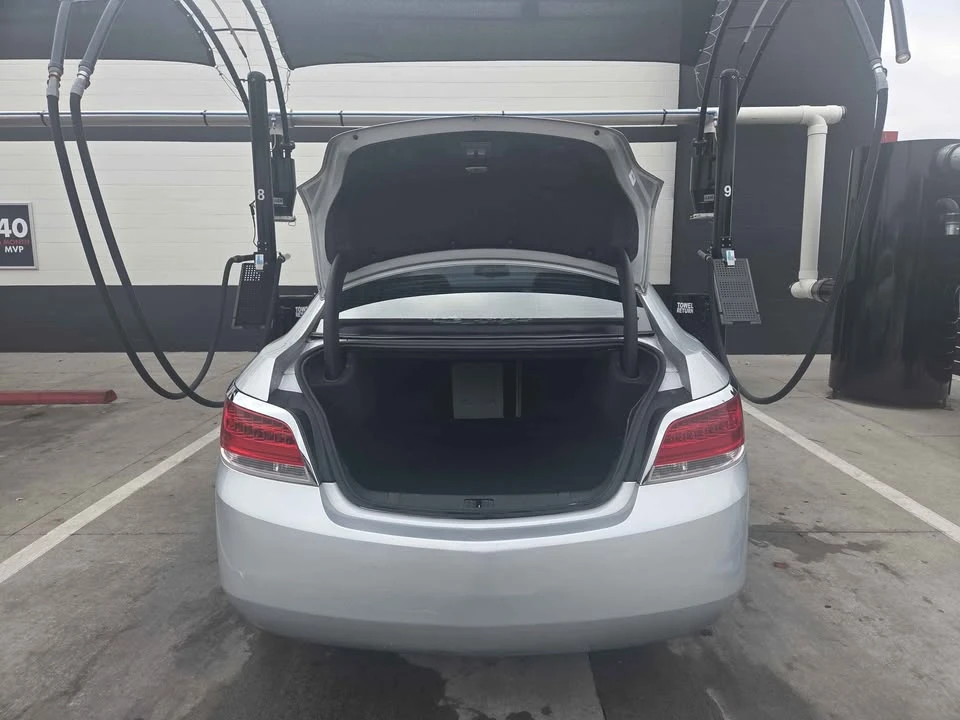 2010 Buick LaCrosse - Image 10 of 15