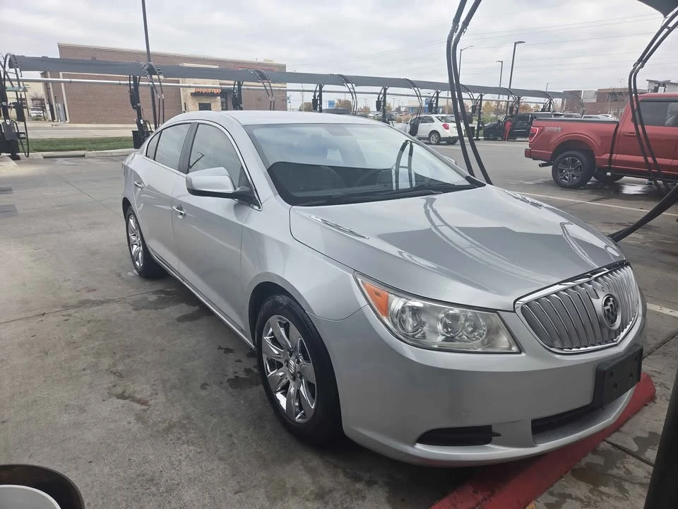 2010 Buick LaCrosse - Image 6 of 15