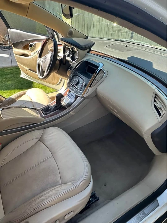 2010 Buick LaCrosse - Image 7 of 11