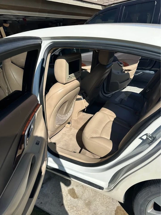 2010 Buick LaCrosse - Image 9 of 11