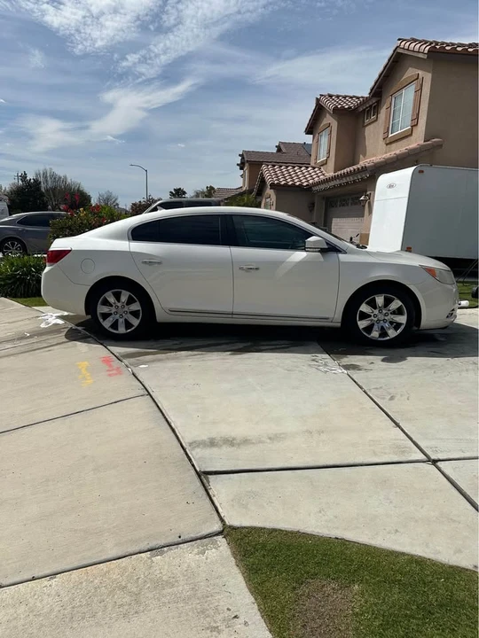 2010 Buick LaCrosse - Image 3 of 11