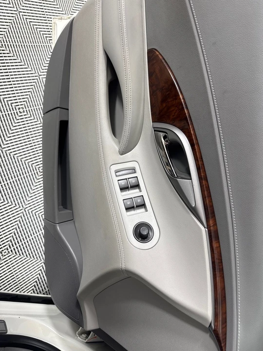 2010 Buick LaCrosse - Image 10 of 12