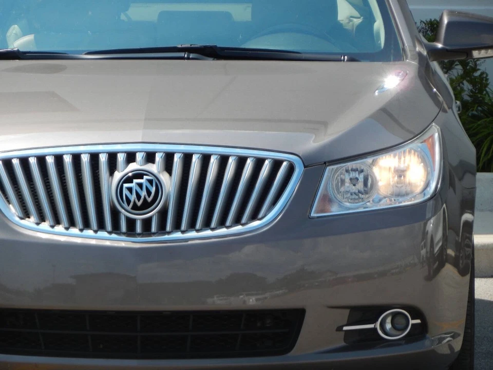 2010 Buick LaCrosse - Image 8 of 12