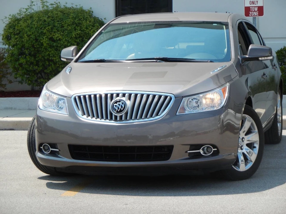 2010 Buick LaCrosse - Image 3 of 12