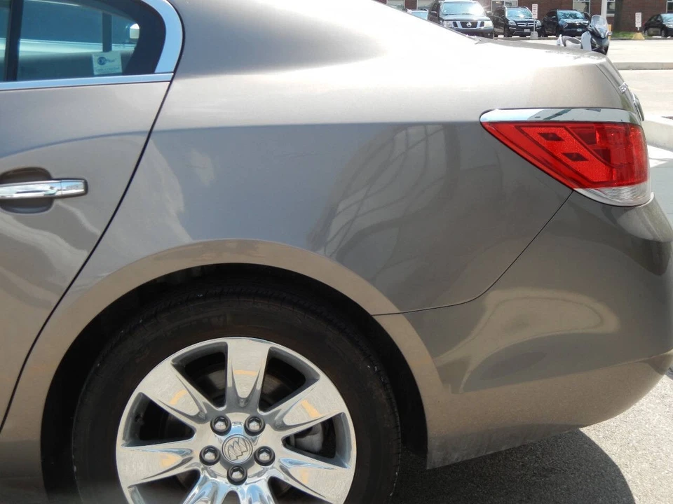2010 Buick LaCrosse - Image 11 of 21