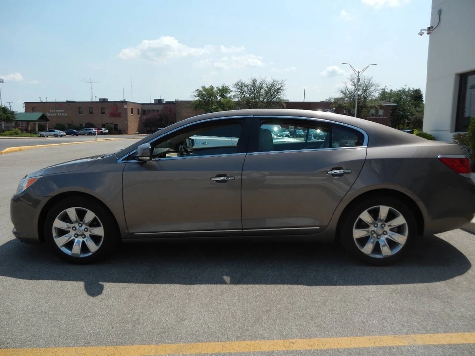 2010 Buick LaCrosse - Image 10 of 12